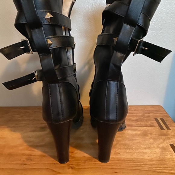 Lace up high heel boots - brand new - Picture 5 of 7